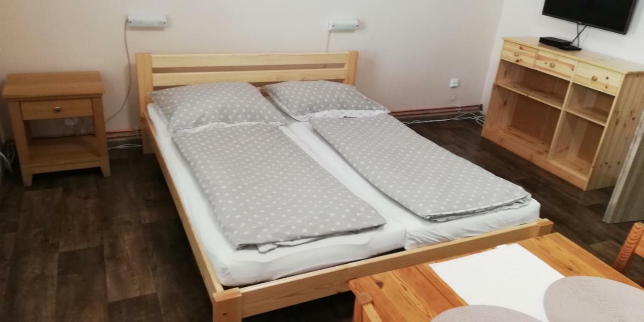 Booking Tržní Decin Exterior foto